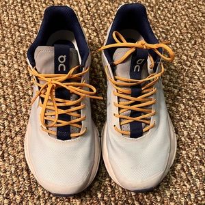 VGUC On-Running Cloudnova Form sneaker.  Light blue.  Size 8